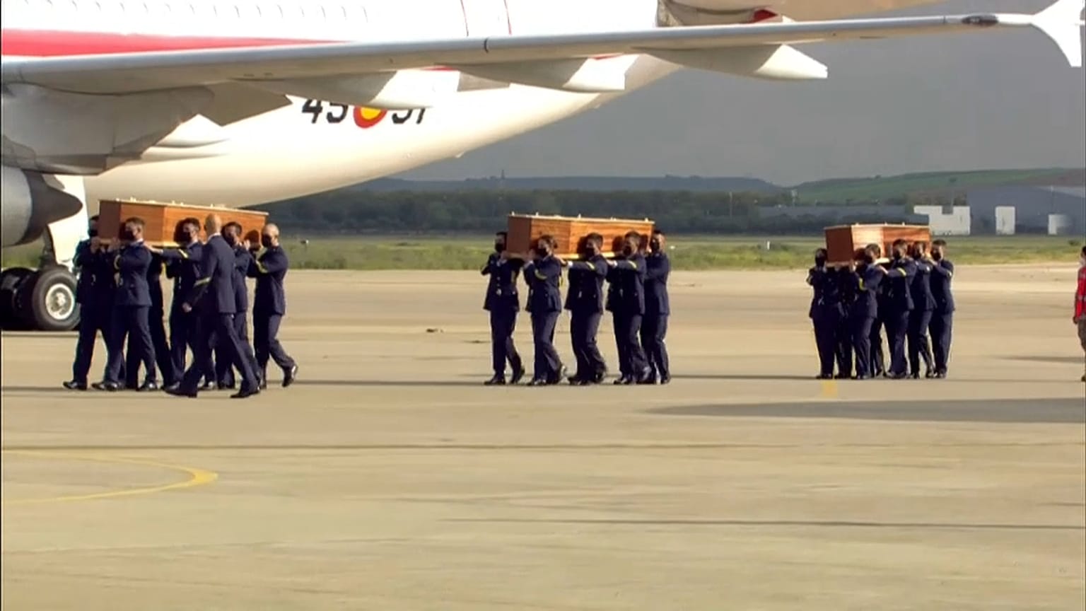 Llegan a España los cuerpos de los periodistas asesinados en Burkina Faso