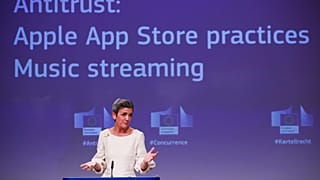 المفوضة الأوروبية لشؤون التنافسية مارغرث فستاغر 