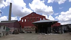 Fachada del ingenido azucarero de Boris Luis Santa Coloma, en la provincia cubana de Mayabeque.