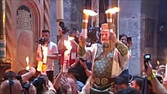 Ceremonia del fuego sagrado en la iglesia del Santo Sepulcro de Jerusalén