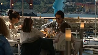 Menschen in Gaststätte in Portugal