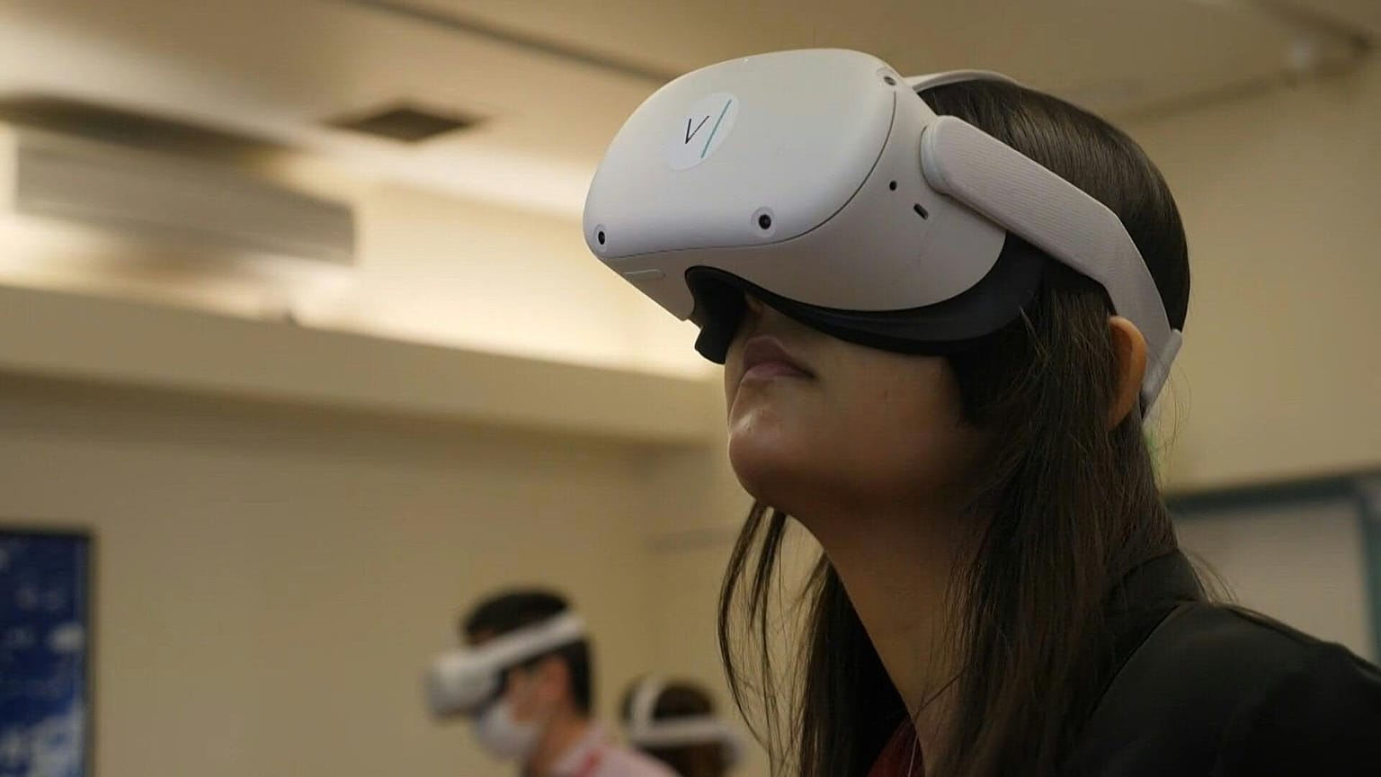  شركة بريطانية ناشئة  تطور تقنية الواقع الافتراضي (VR) حتى يتمكن الأطباء المتدربون من التعلم وتدريب مهاراتهم.