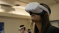 شركة بريطانية ناشئة  تطور تقنية الواقع الافتراضي (VR) حتى يتمكن الأطباء المتدربون من التعلم وتدريب مهاراتهم.