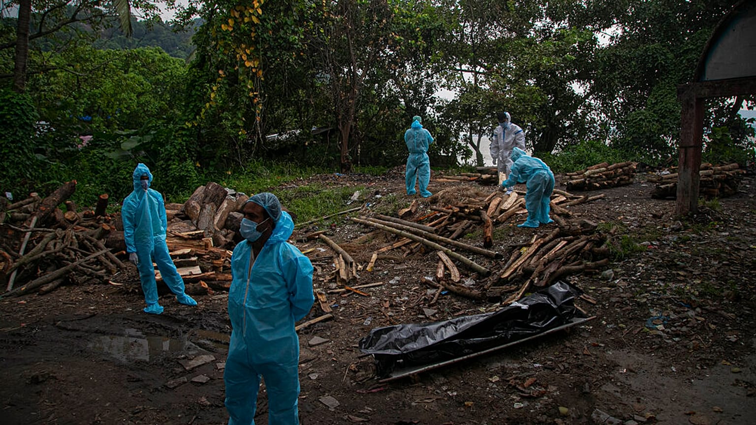 Índia bate recorde de mortes diárias e não deve ficar por aqui