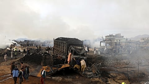 Kabil'de yakıt tankerleri alev aldı, en az 7 kişi hayatını kaybetti