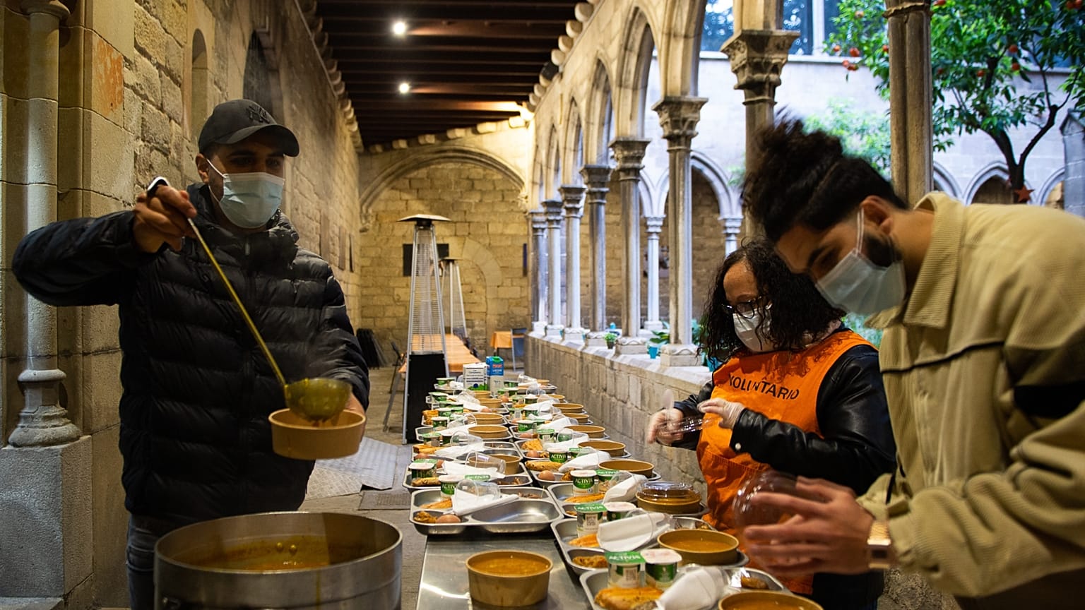 İspanya'nın Barselona şehrinde Ramazan ayı boyunca iftar yemeği veren bir kilise 