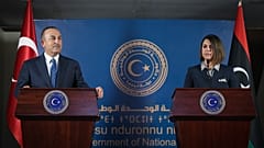 κοινή συνέντευξη Τύπου: η υπουργός Εξωτερικών της μεταβατικής κυβέρνηση Νάιλα αλ Μανγκούς και ο Μελβούτ Τσαβούσογλου