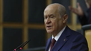 MHP Genel Başkanı Devlet Bahçeli, partisinin yeni anayasa yapımı için 100 maddelik bir öneri hazırladığını duyurdu.