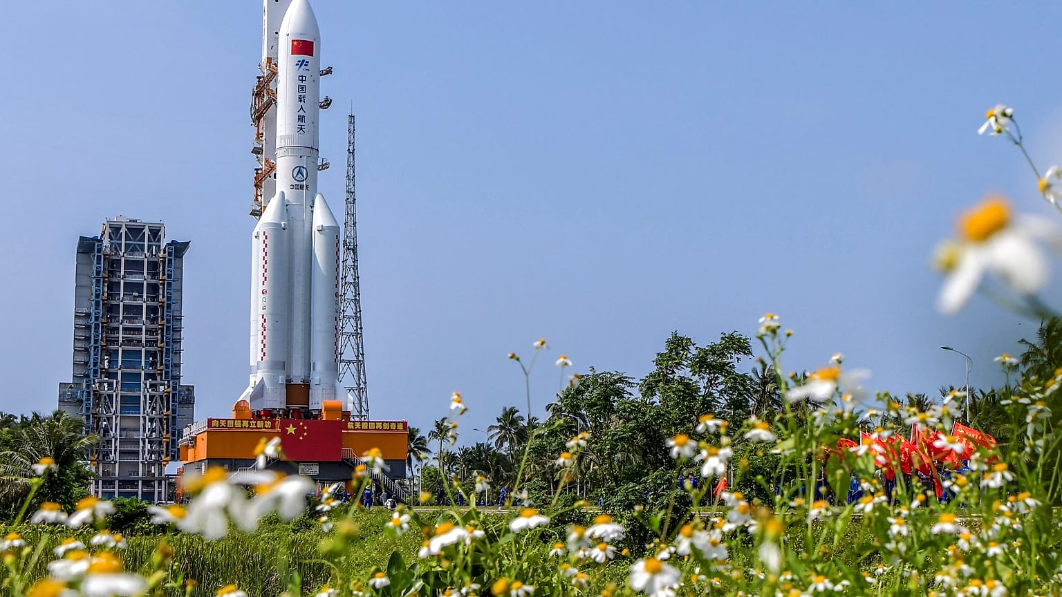 Eine Rakete der Bauart „Langer Marsch 5B"