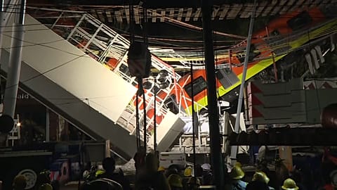 Elevated metro line collapsed in the Mexican capital 