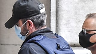 Angeklagter Nordahl Lelandais (links) vor dem Gericht in Chambéry