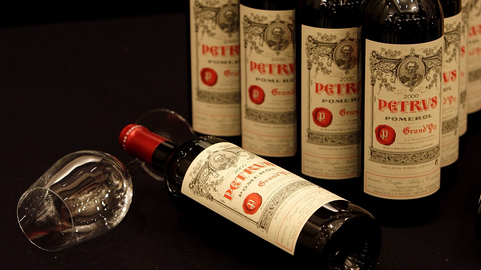 Un vino spaziale all'asta da  Christie's. E' il Petrus invecchiato sulla ISS 