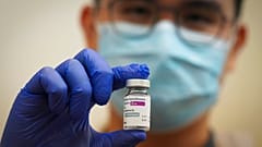 Patentschutz für Covid-19-Vakzine soll fallen. Dann mehr Impfstoff?