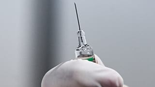 لقاح مضاد لكوفيد-19