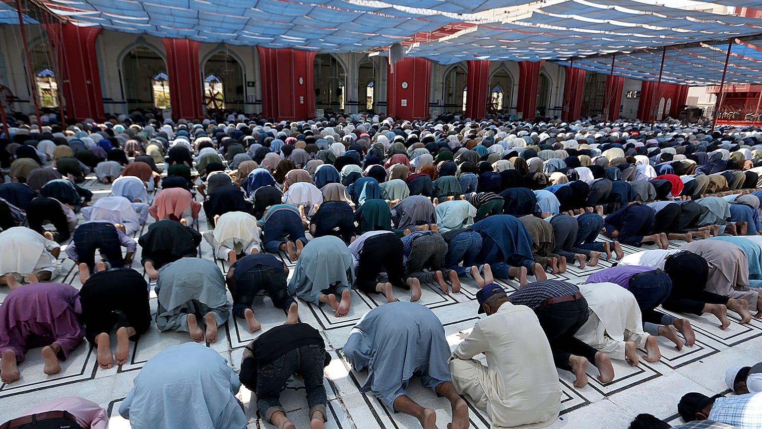 Pakistan'ın Karaçi kentinde cuma namazı 