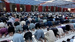 Pakistan'ın Karaçi kentinde cuma namazı 