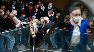 Εμβολιασμός σε εμπορικό κέντρο του Βελιγραδίου