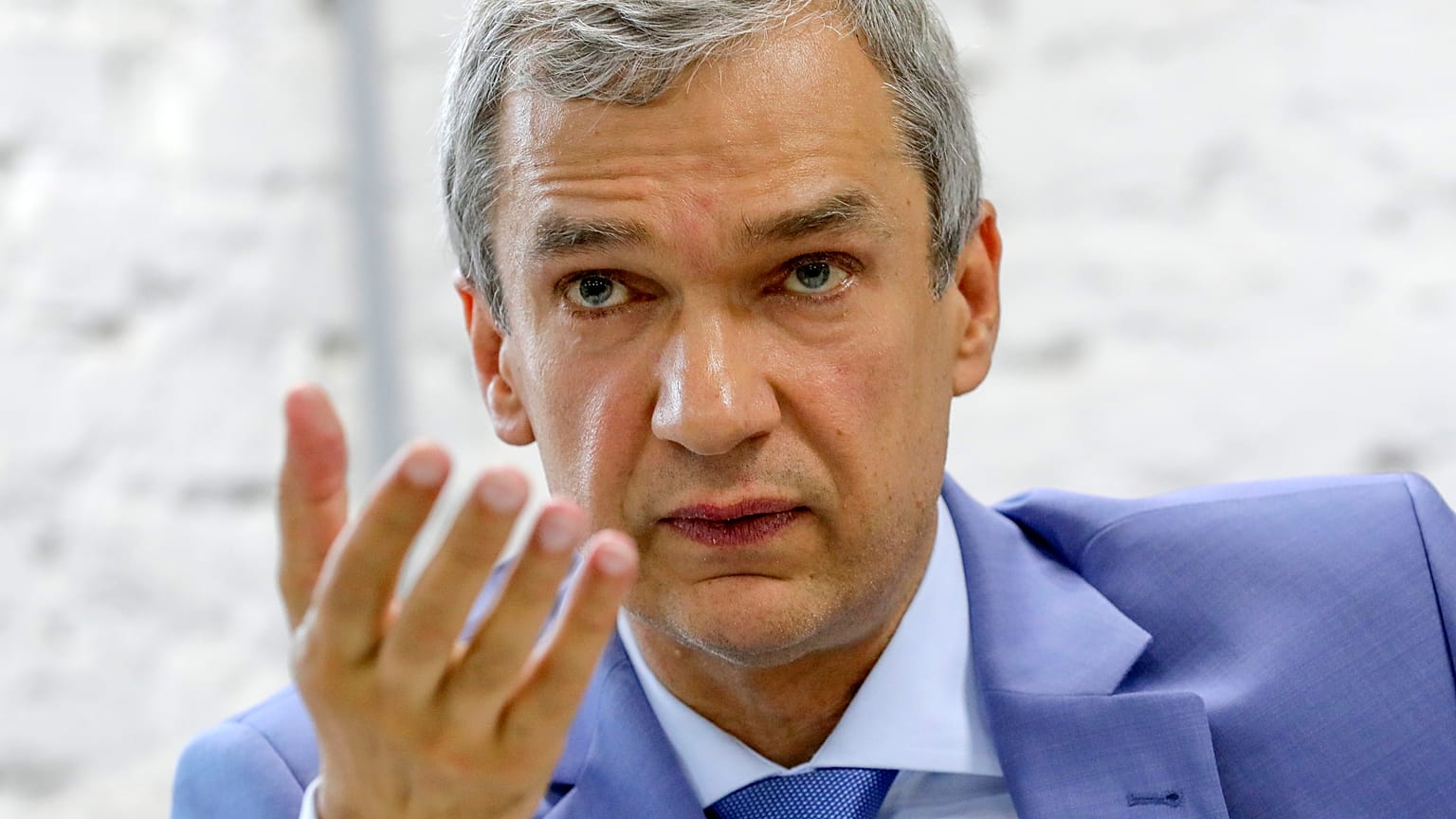 Павел Латушко, экс-министр культуры и посол во Франции, в Минске 18 августа 2020 года