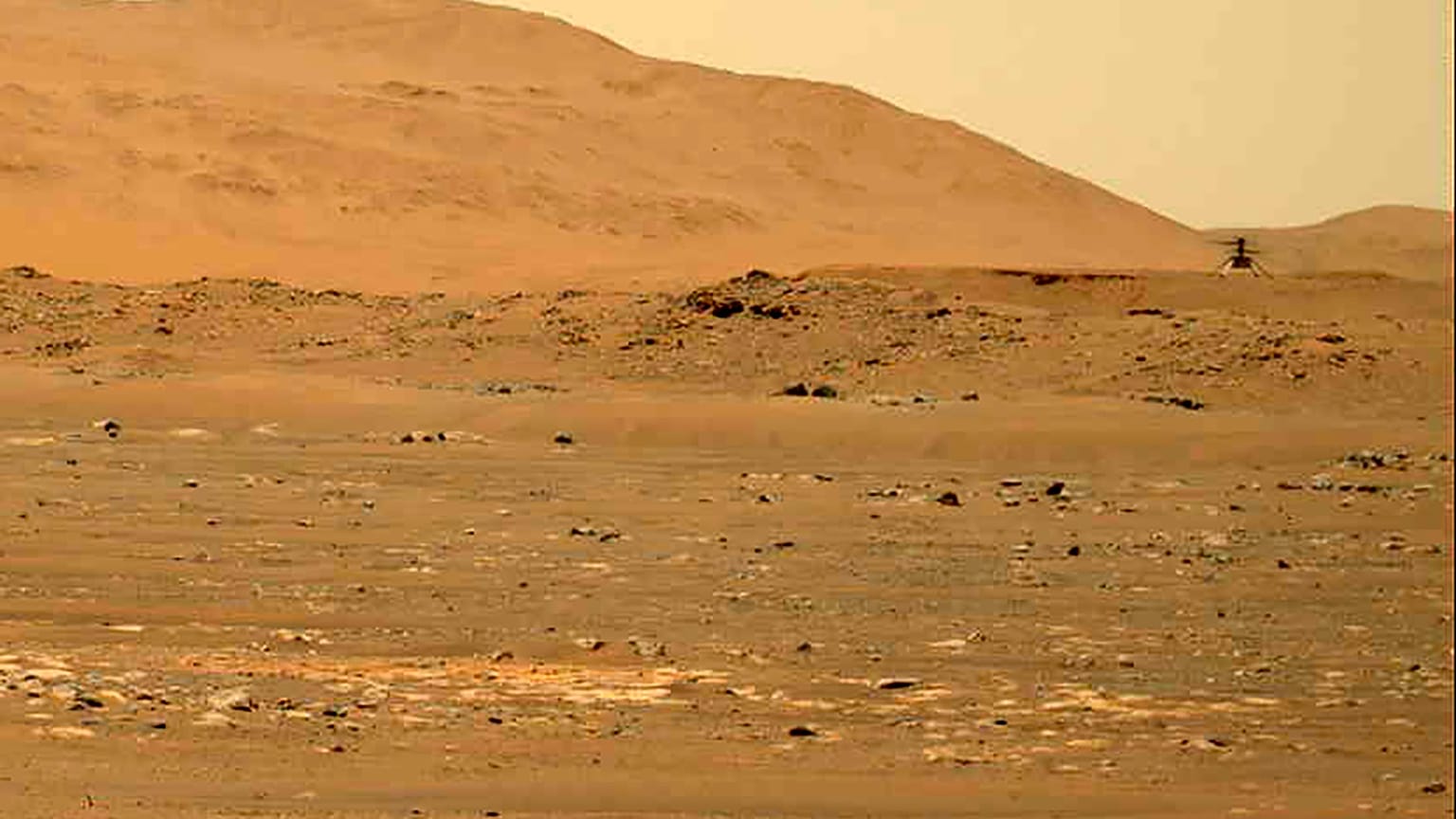 NASA'nın Mars'a gönderdiği Perseverance keşif aracında bulunan "Ingenuity" adlı mini helikopter
