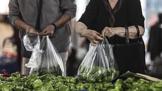 Türkiye’de istihdama katılan 65 yaş ve üstü bireylerin yüzde 60’ının toplumda en az kazanan yüzde 25’lik dilimde yer alıyor
