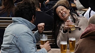 In Belgien öffnen die Straßencafés