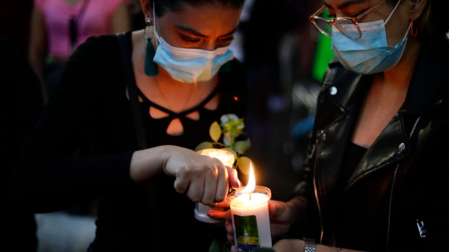 Ceremonia en recuerdo de los fallecidos
