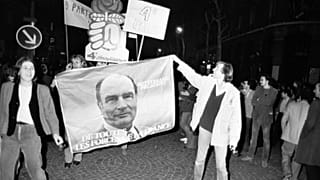 Paris, le 10 mai 1981 : "le peuple de gauche" célèbre la victoire de François Mitterrand 