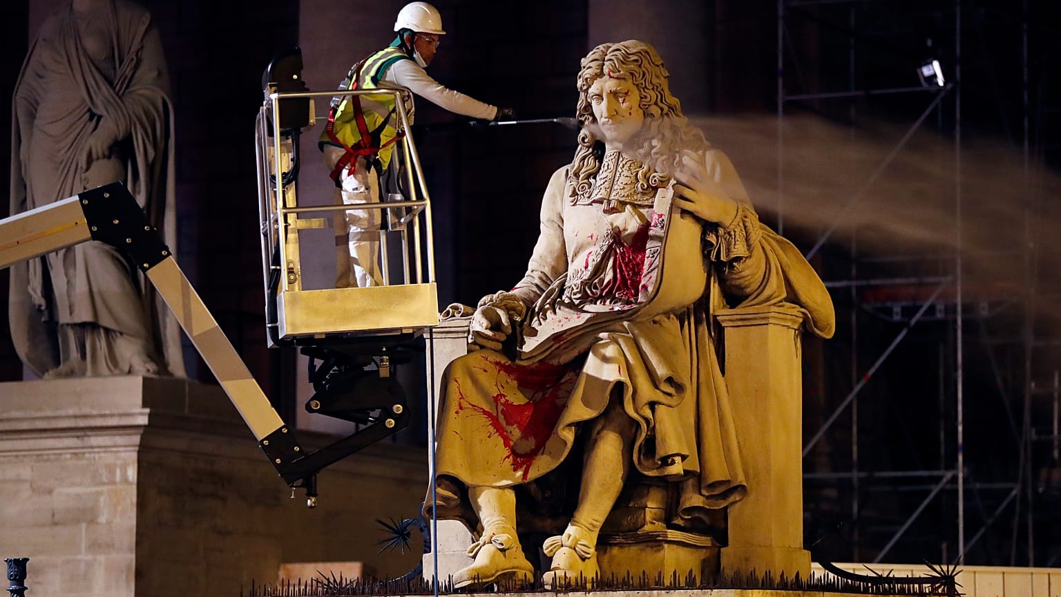 Juni 2020: Die beschmierte Colbert-Statue wird gereinigt
