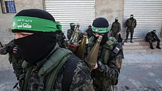 مقاتلون فلسطينيون من كتائب عز الدين القسام، الجناح العسكري لحركة حماس في خان يونس جنوب قطاع غزة 2020.