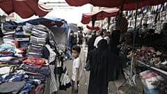 اليمنيون في مدينة مأرب المحاصرة يستعدون للاحتفال بعيد الفطر