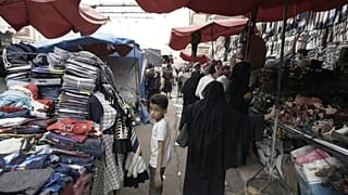 اليمنيون في مدينة مأرب المحاصرة يستعدون للاحتفال بعيد الفطر