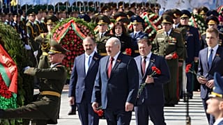 Александр Лукашенко с сыновьями. Минск, 9 мая 2021