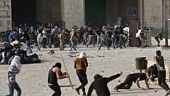 Tränengas und Blendgranaten vor Al-Aksa-Moschee