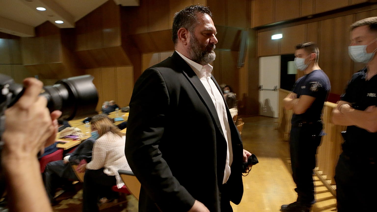 Ο ευρωβουλευτής Γιάννης Λαγός στο δικαστήριο- Εικόνα αρχείου