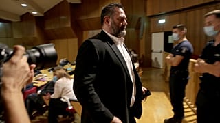 Ο ευρωβουλευτής Γιάννης Λαγός στο δικαστήριο- Εικόνα αρχείου