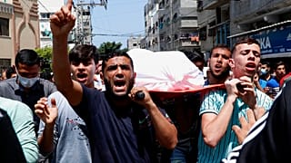 Hayatını kaydebeden Filisitnlilerden bazıları bugün öğle saatlerinde toprğa verildi.