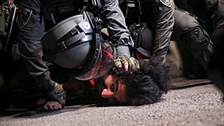 شرطة الاحتلال الإسرائيلي تعتقل فلسطينيا لمشاركته في تظاهرة احتجاجية ضد خطط لإجلاء عائلات فلسطينية في حي الشيخ جراح بالقدس الشرقية