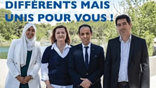 صورة من وسائل تواصل الاجتماعيي، تظهر سارة زماحي، شمال الصورة، مرشحة الانتخابات المحلية في فرنسا، وهي ترتدي الحجاب
