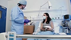 Für die Forschung - junge Leute lassen sich mit Covid infizieren