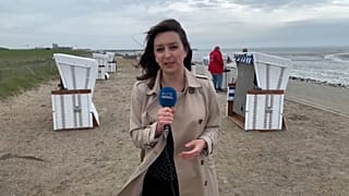 Kate Brady am Strand in Büsum