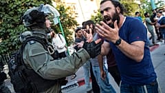 Enfrentamientos de militantes de extrema derecha con policías y árabes israelíes en Lod, Israel