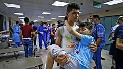 In einem Krankenhaus in Gaza nach israelischen Luftangriffen
