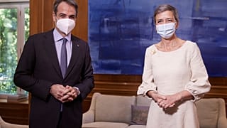 Ο πρωθυπουργός, Κυριάκος Μητσοτάκης, και η Αντιπρόεδρος της Κομισιόν, Margrethe Vestager