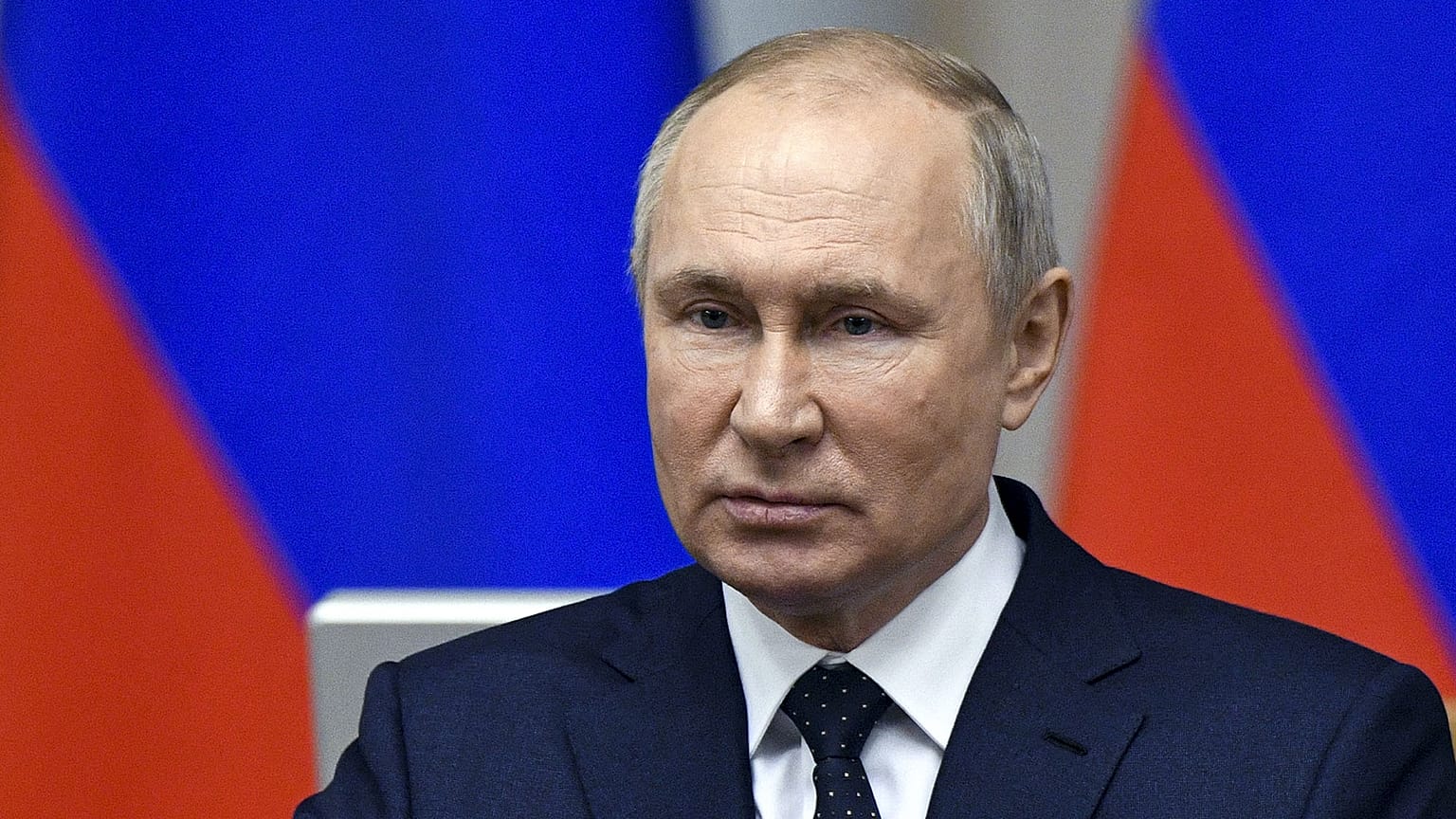 Rusya Devlet Başkanı Putin, Ukrayna'nın bir 'anti-Rusya' platforma dönüştüğünü söyledi. 