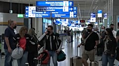 Ήρθαν οι πρώτοι τουρίστες στην Ελλάδα