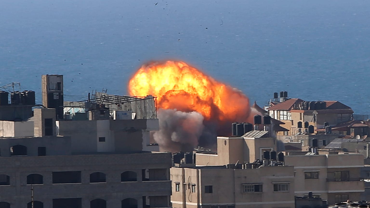 في غزة تحت القصف الإسرائيلي خوف وقلق ولا نوم