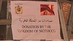 حملت المساعدات في مطار القنيطرة 