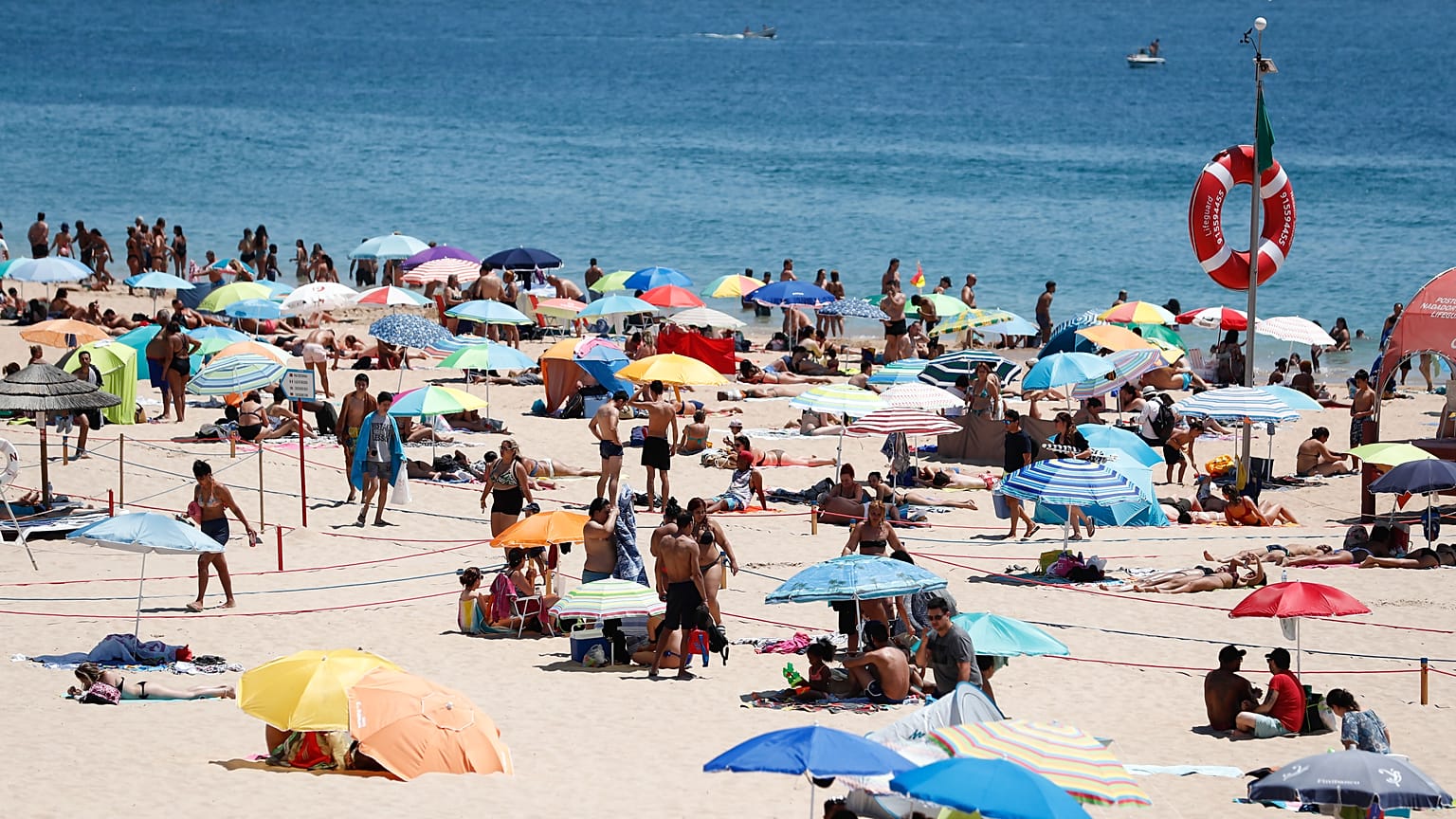 Praia em Cascais (arquivo)