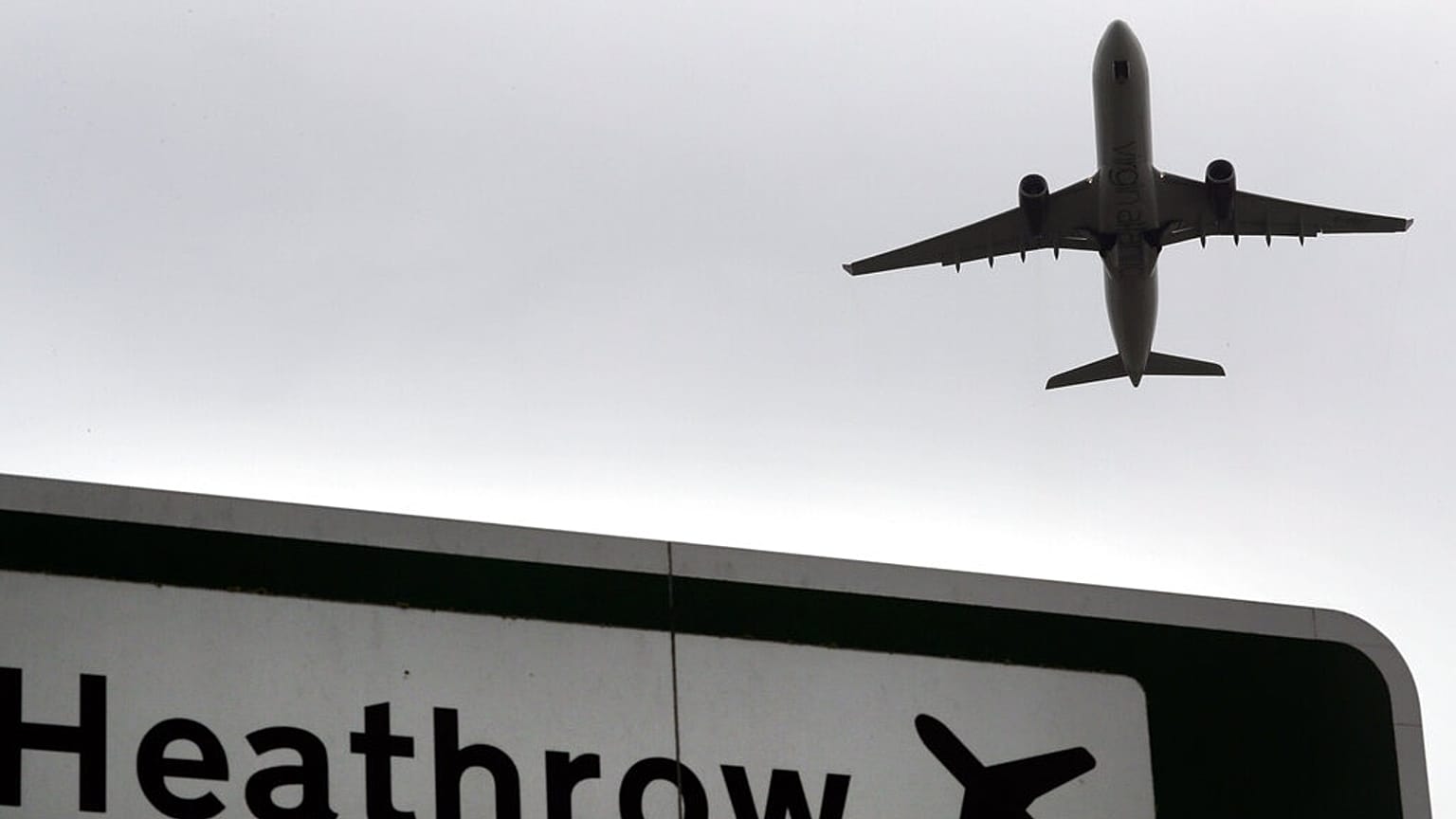 Großbritannien schiebt EU-Bürger ab