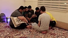 العراقيون يجدون الترويح والنجاح والحب في ساحة معركة افتراضية